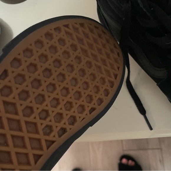 Vans kids size 4 (youth) Black High-Top Sneakers - Picture 6 of 6